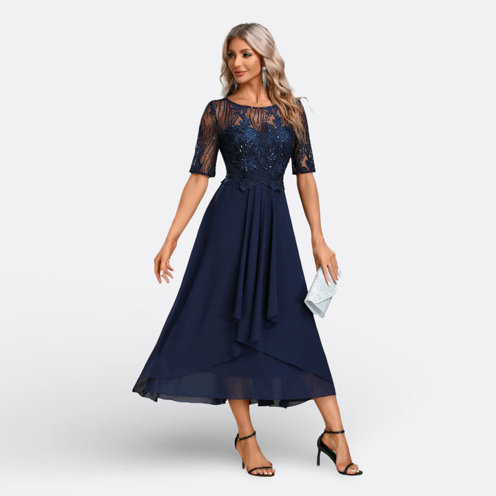 Mariana - Vestido de Encaje con Mangas Cortas
