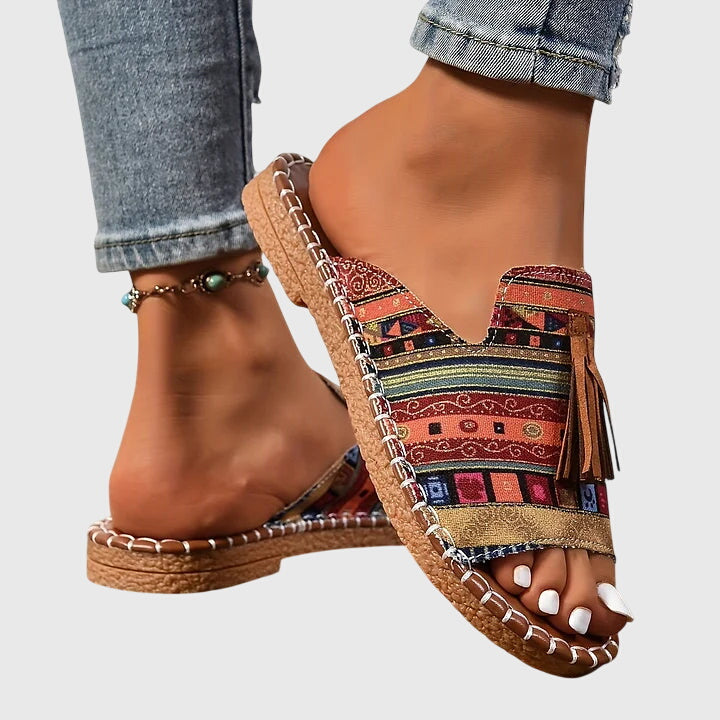 CRISTINA | Sandalias Bohemias con Pompones Nathalie