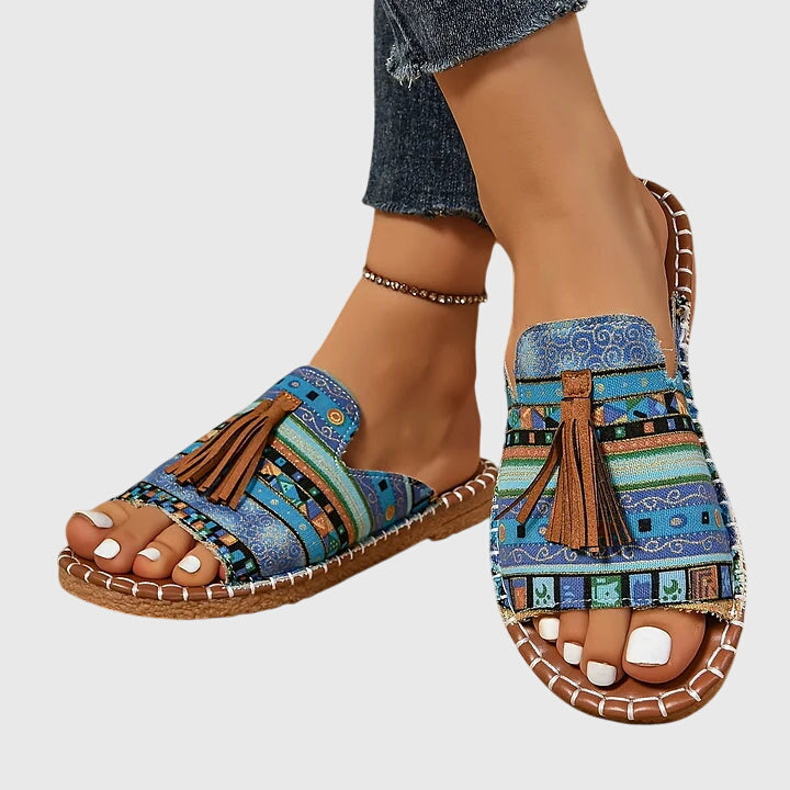 CRISTINA | Sandalias Bohemias con Pompones Nathalie