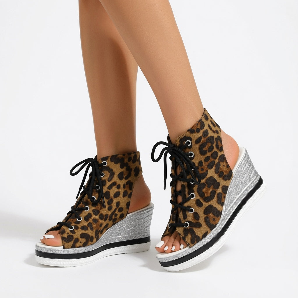 Lacéolina™ — Zapatilla con cuña, punta abierta y cordones urbanos