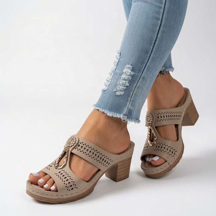 Jourdane™ — Mule tacón bloque punta abierta recortes decorativos elegancia veraniega