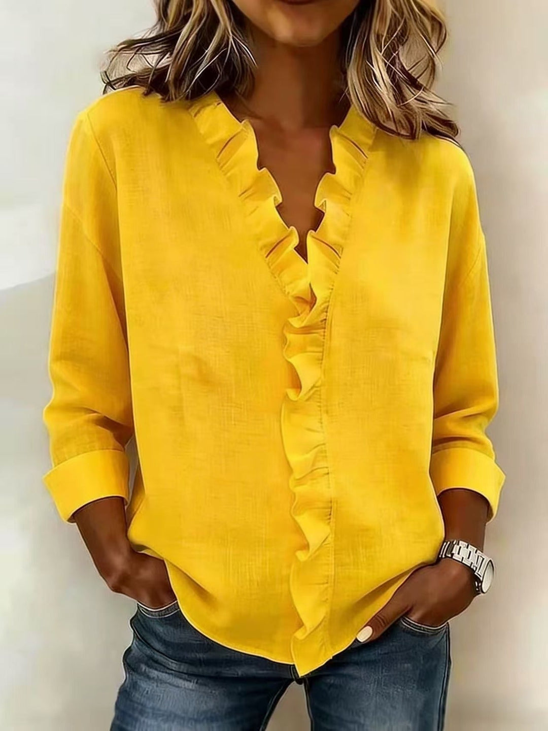 Claire™ | Blouse à encolure en V et volants délicats