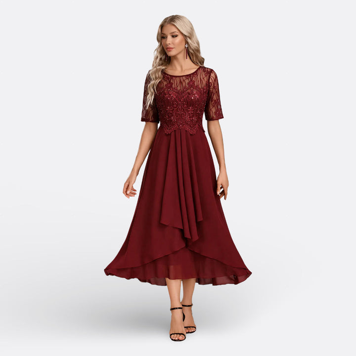 Mariana - Vestido de Encaje con Mangas Cortas
