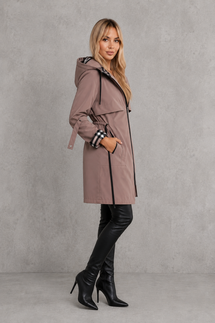 Mabel | Chaqueta Impermeable con Capucha y Detalle de Cuadros