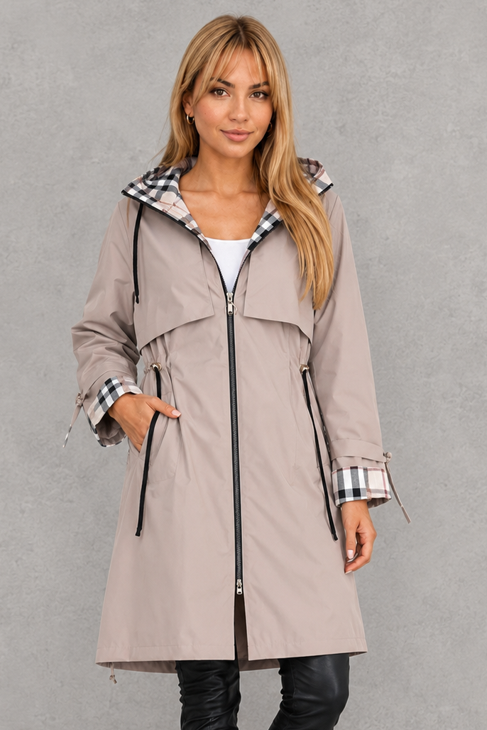 Mabel | Chaqueta Impermeable con Capucha y Detalle de Cuadros