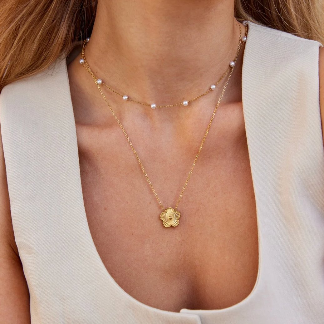 Collar de cadena con perlas